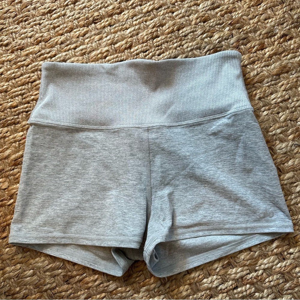 Alo Yoga Aura shorts